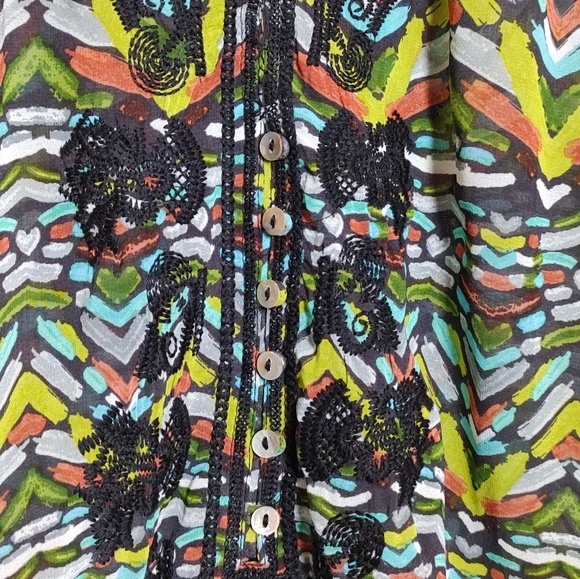 Daniel Rainn Vibrant Multicolor Patterned Women's Top - Picture 5 of 6